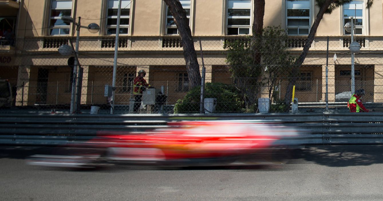 Un Ferrari por Mónaco. (AFP)