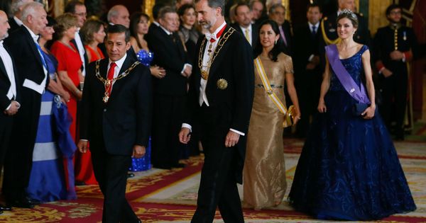 Foto: El Rey, junto al presidente de Perú, Ollanta Humala, en julio de 2015 durante la última visita de Estado recibida en España a causa del parón político. (EFE)
