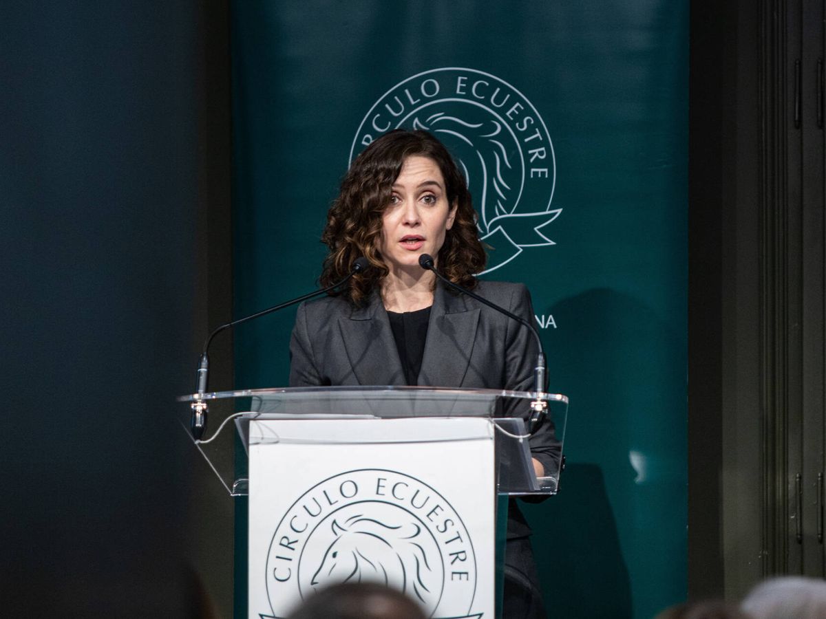 Foto: Isabel Díaz Ayuso, durante su intervención en el Círculo Ecuestre de Barcelona. (Europa Press/Marc Brugat)