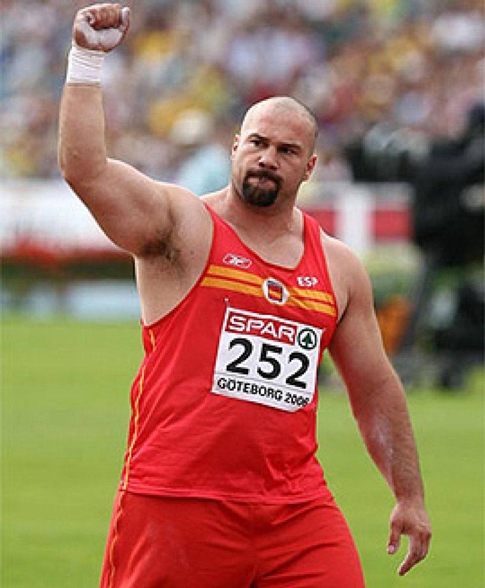 Foto: Manolo Martínez, medalla de bronce olímpica de lanzamiento de Peso en Atenas 2004