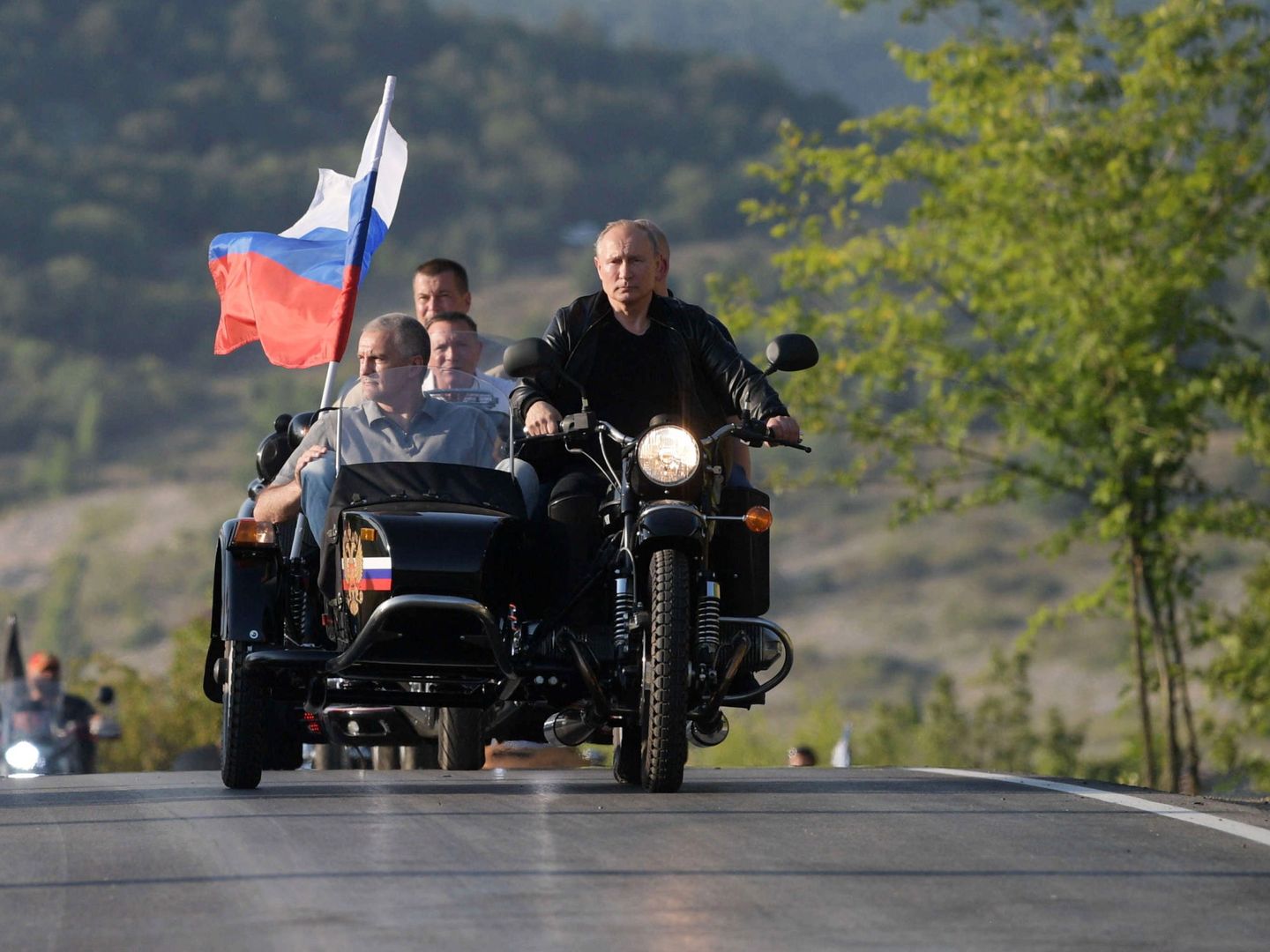 Putin, de 'paseo patriótico' por Crimea. (EFE)