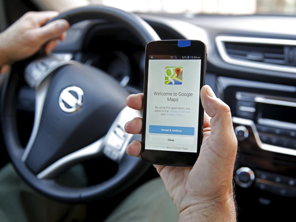 Foto: Google Maps continúa actualizando sus servicios para los conductores. (Reuters)
