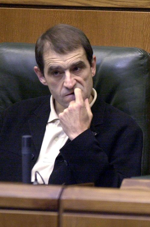 Josu Ternera, en el Parlamento vasco en 2001. (EFE)