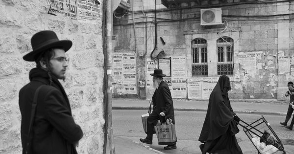 Foto: Uno de cada tres habitantes de Jerusalén es ultraortodoxo. (Abir Sultan / EFE)