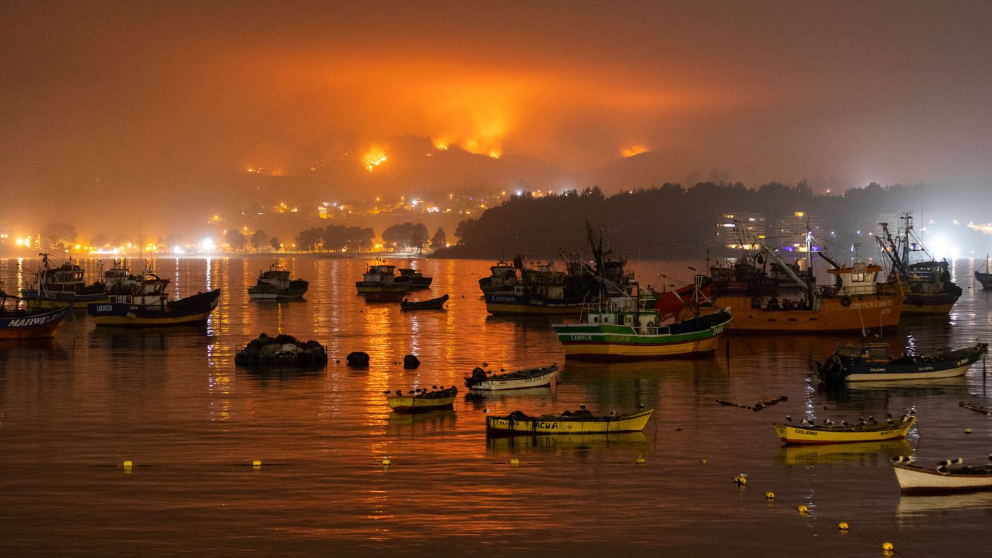 Incendio en la región del Biobío, en Chile. (EFE/E. Paredes)