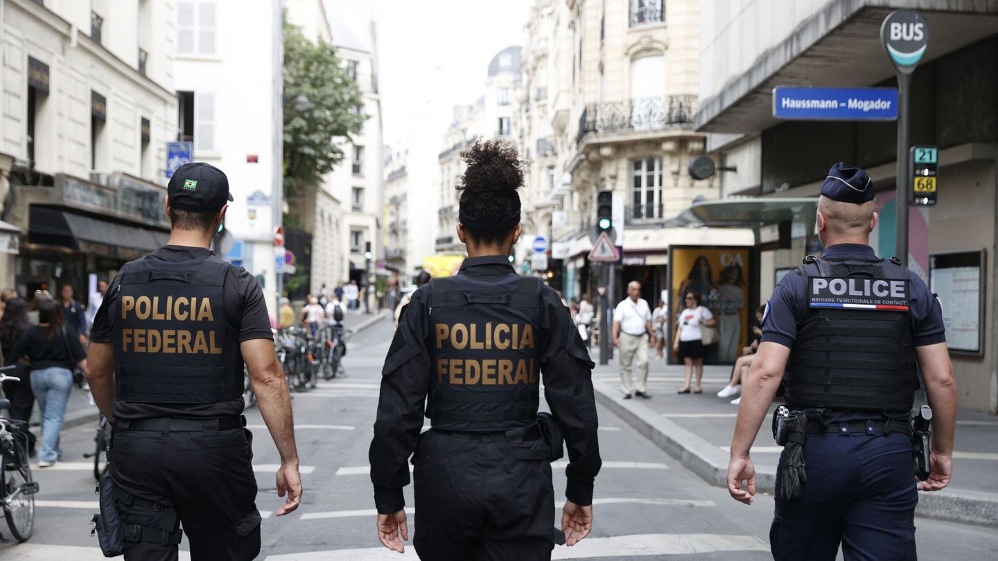 La presencia policial se multiplica antes de los Juegos Olímpicos. (Reuters/Abdul Saboor)