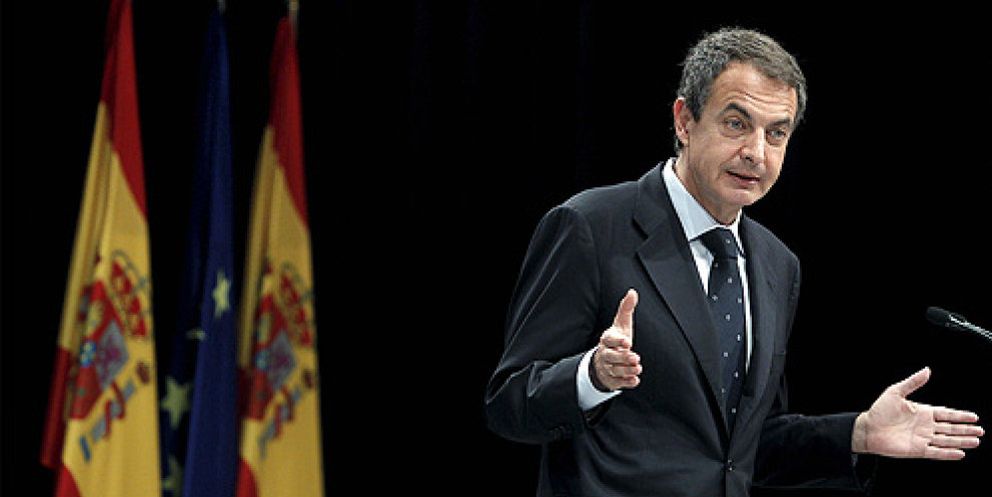 Foto: La elite de los economistas presiona a Zapatero tras desbocarse el riesgo país