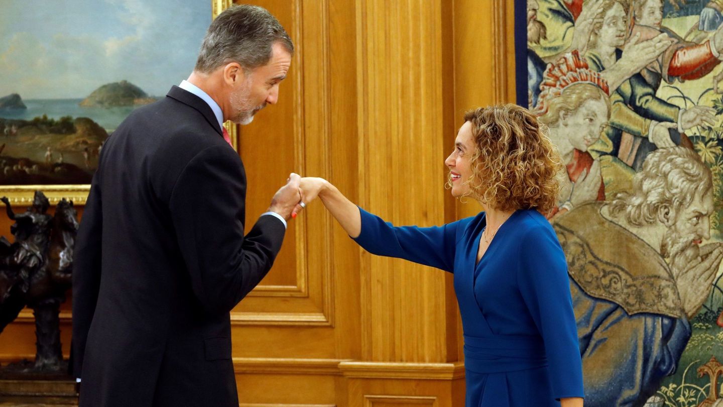 El rey Felipe recibe a la presidenta del Congreso, Meritxell Batet. (EFE)