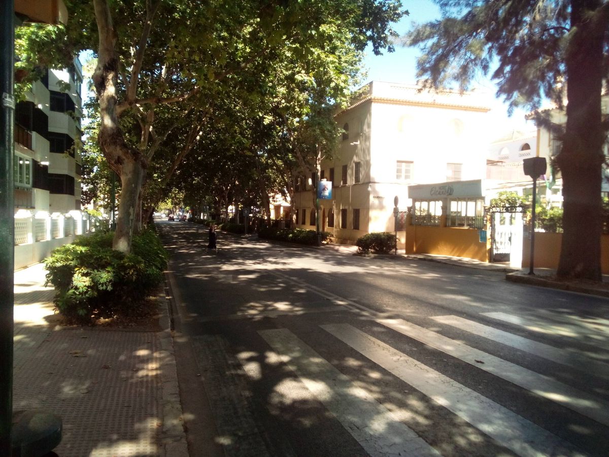 Foto: Vista de la avenida Juan Sebastián Elcano, donde fue arrestado el sospechoso. (P. D. A.)