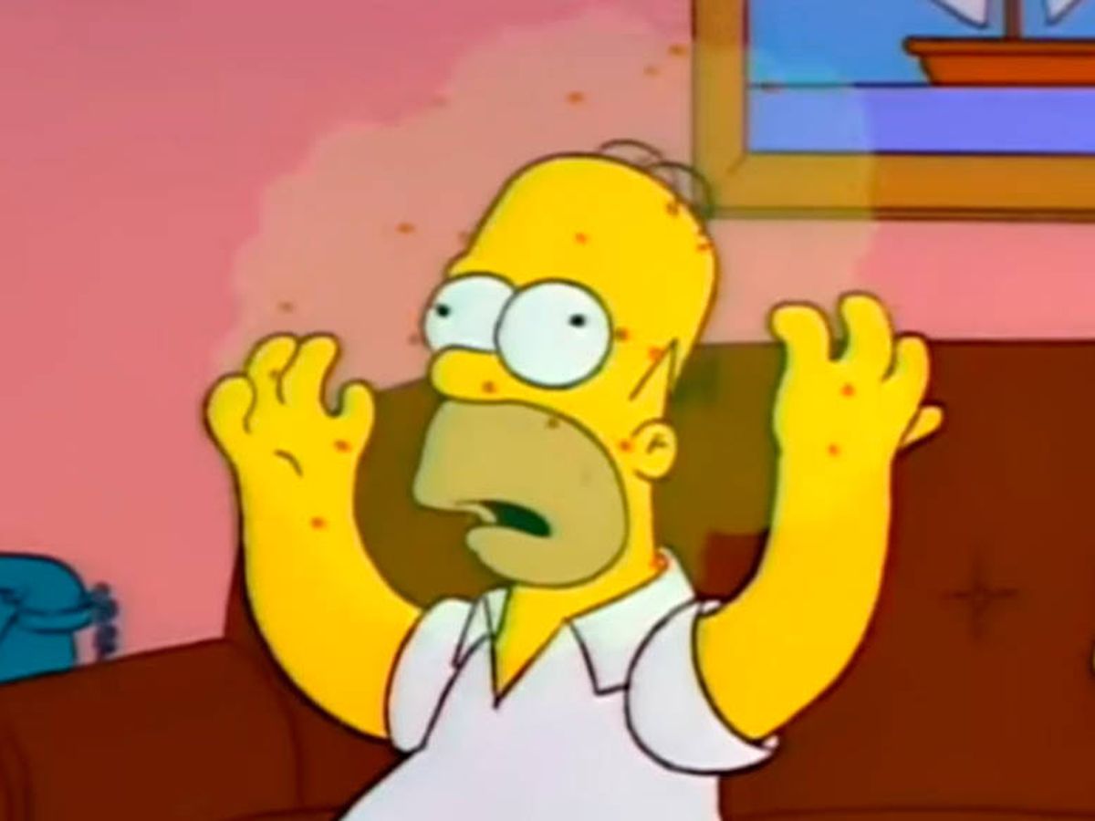 Foto: El momento en el que el virus sale de la caja y ataca a Homer Simpson (Foto: YouTube)