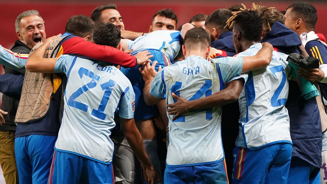 Foto: Los jugadores de la Selección española celebran el gol de Morata. (EFE/EPA/Hugo Delgado)