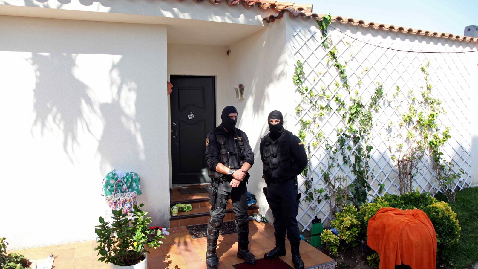 Foto: Detenidos miembros de la mafia rusa en Tarragona. (Efe)