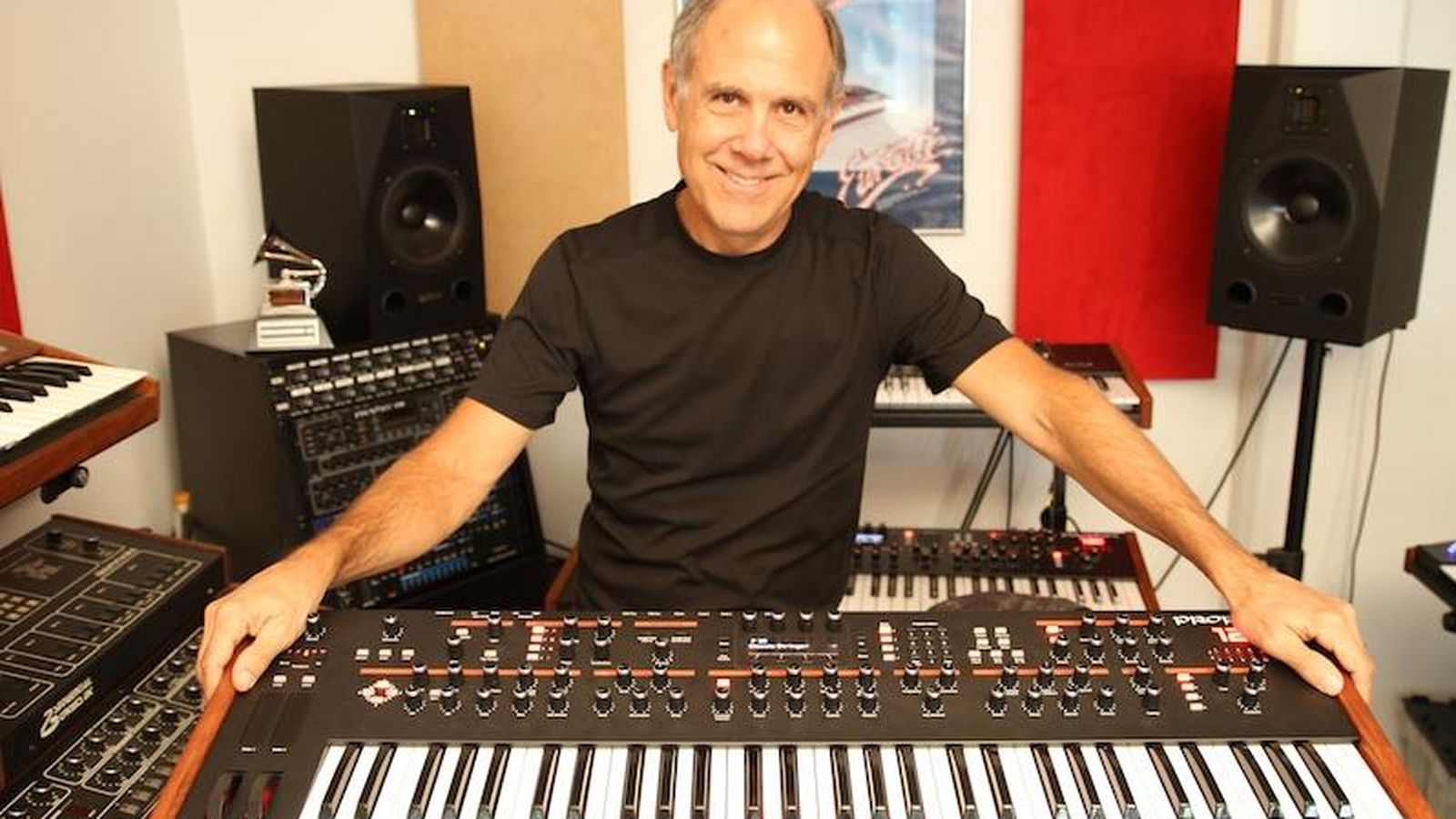 Foto: Dave Smith, el padre del MIDI (Foto: keyboardmag)
