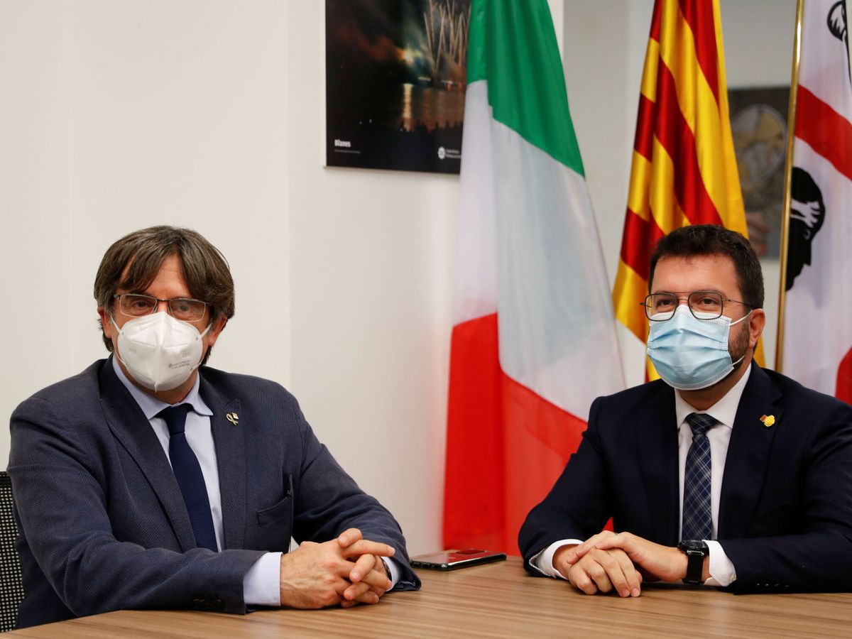 Foto: Carles Puigdemont (i) y Pere Aragonès. (Reuters/Yara Nardi)