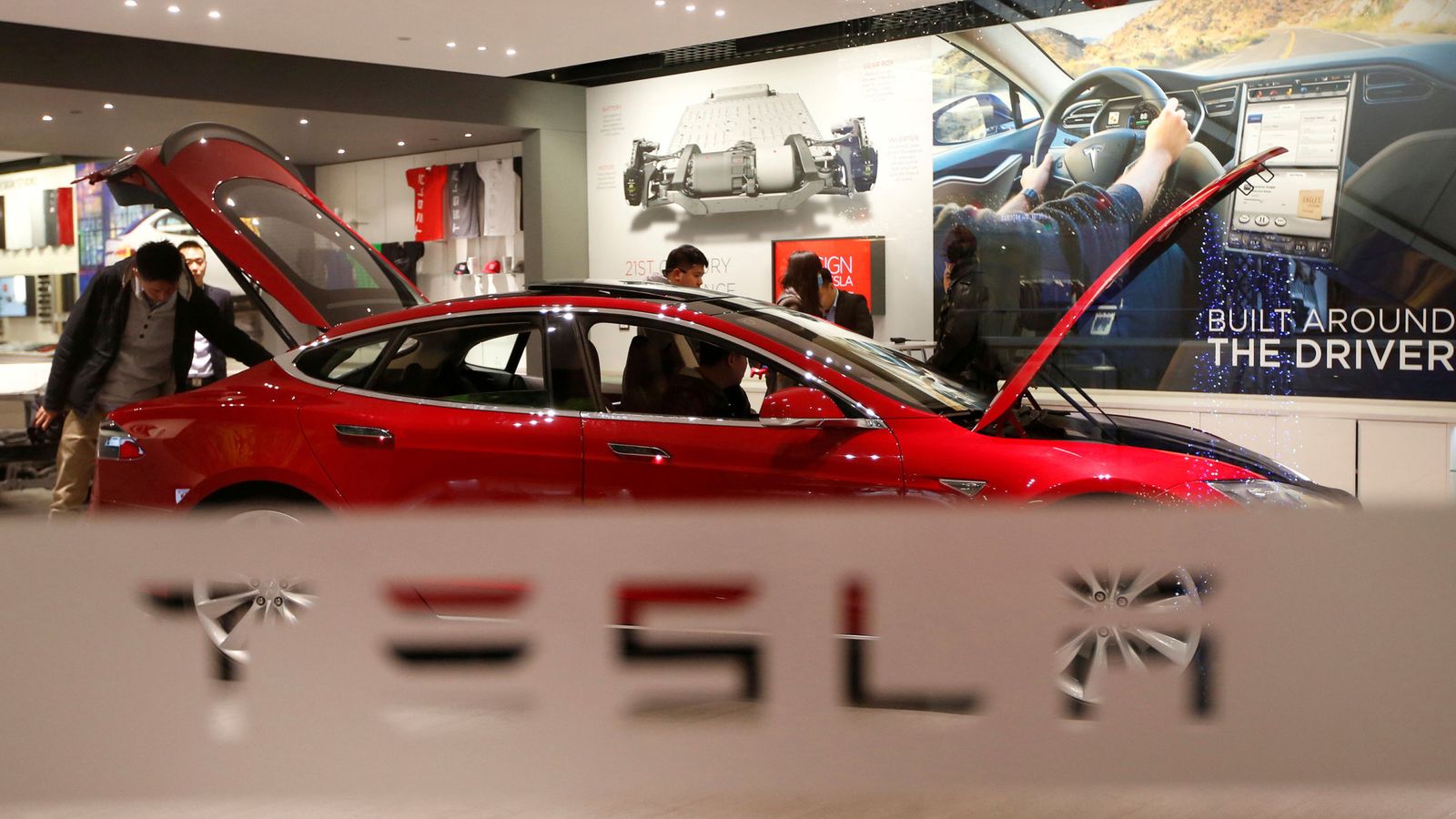 Foto: Un coche Model S de Tesla en una exposición en Beijing (China). (Reuters)