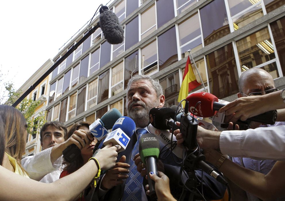 Foto: Miguel Durán hace declaraciones a la salida de la Audiencia Nacional. (EFE)