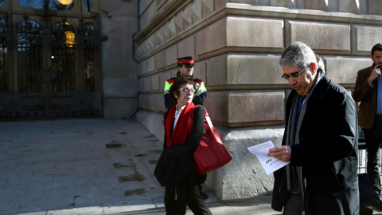 Foto: El 'exconseller' de la Presidencia Francesc Homs, llegando a la sede del TSJC. (EFE)