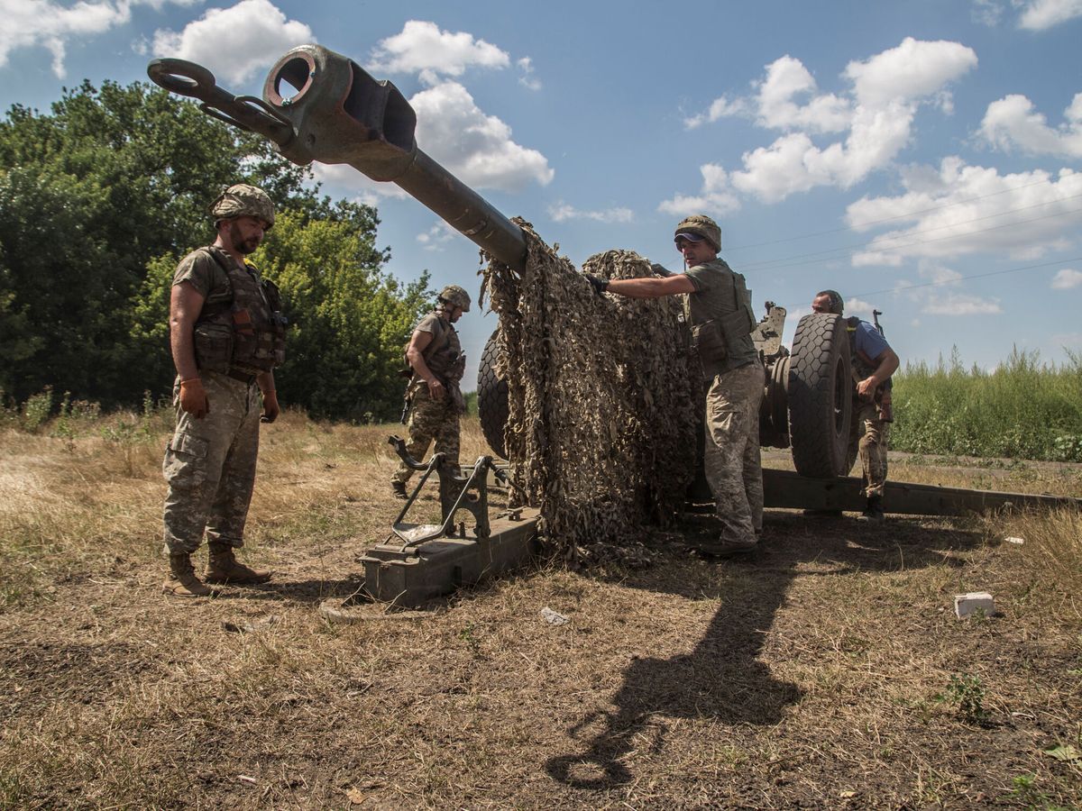 Foto: Soldados ucranianos, en la línea de fuego cerca de Mikolaiv, este agosto. (Reuters/Oleksandr Ratushniak)