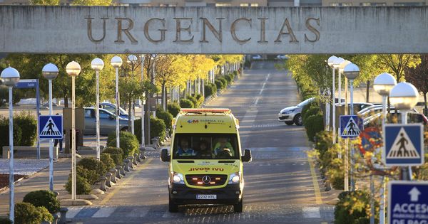 Foto: La entrada de Urgencias del Hospital de Alcorcón. (EFE)