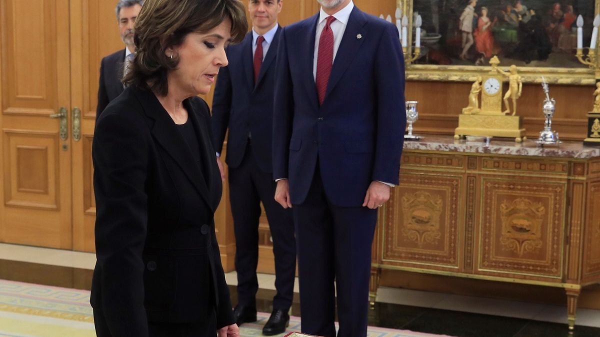 Dolores Delgado jura su cargo como fiscal general del Estado ante Sánchez y Felipe VI