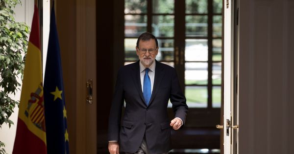Foto: El presidente del Gobierno español, Mariano Rajoy, a su llegada a la rueda de prensa de balance de legislatura. (Reuters)