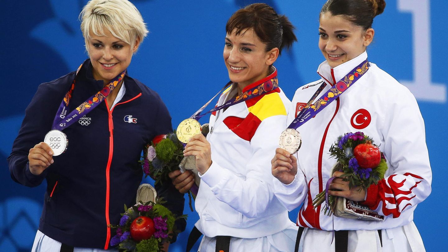 En 2015, además del título nacional y el europeo, Sándra Sánchez (c) ganó el oro en los Juegos Europeos de Bakú. (EFE)