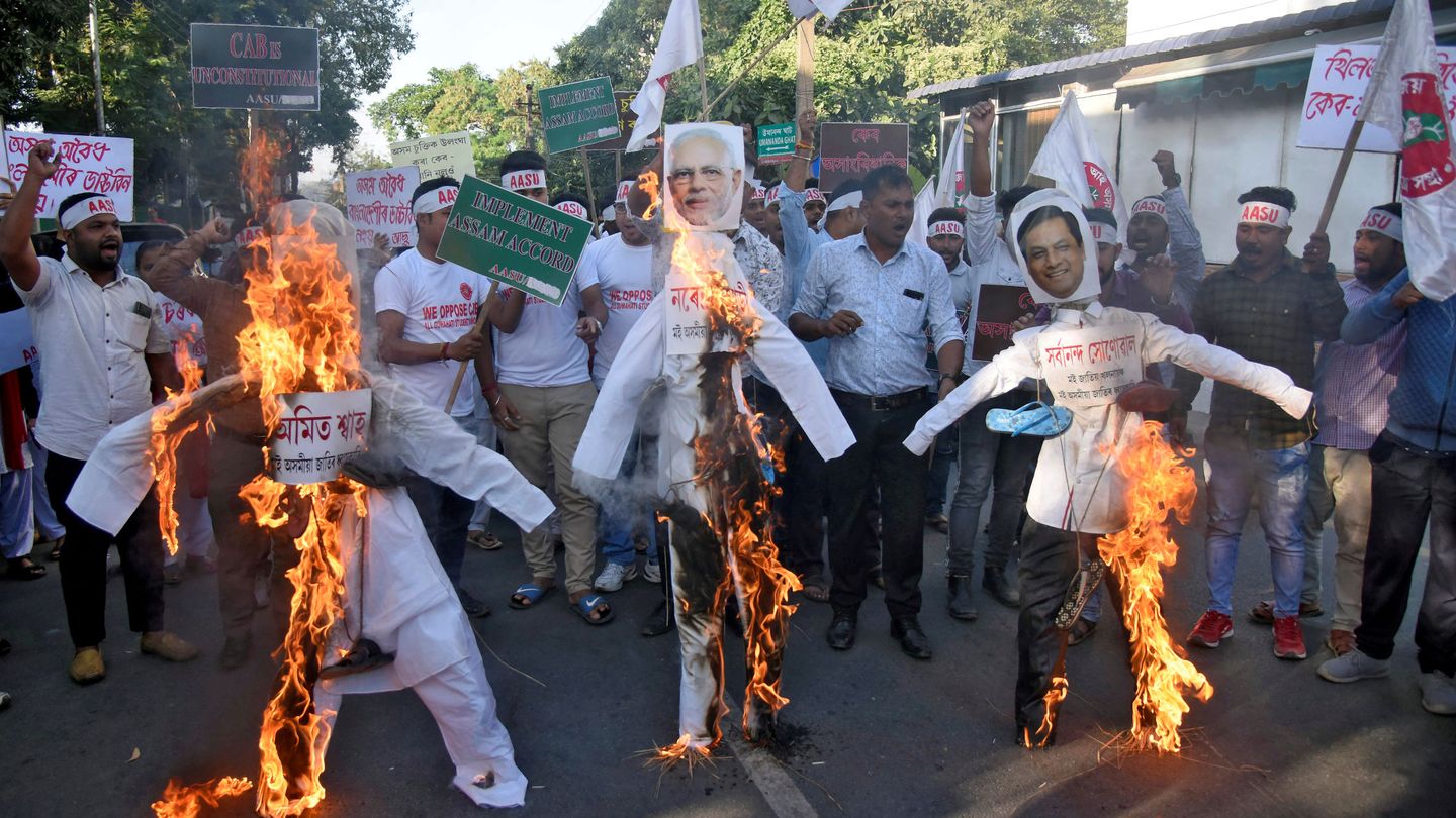 Protestas en Assam, India, contra la ley de ciudadanía este diciembre. (Reuters)