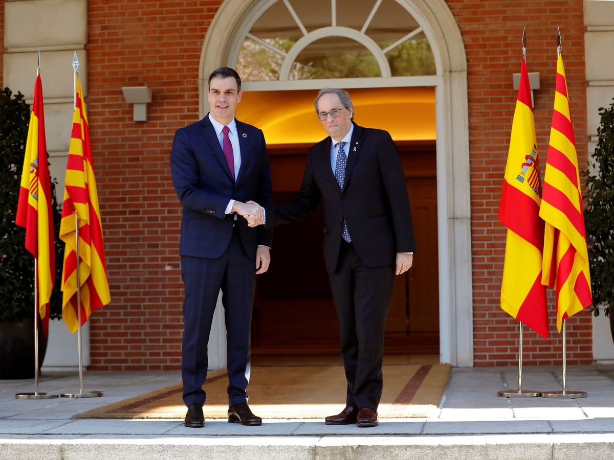 Foto: El presidente del Gobierno, Pedro Sánchez (i), y el 'president' de la Generalitat de Cataluña, Quim Torra (d). (EFE)