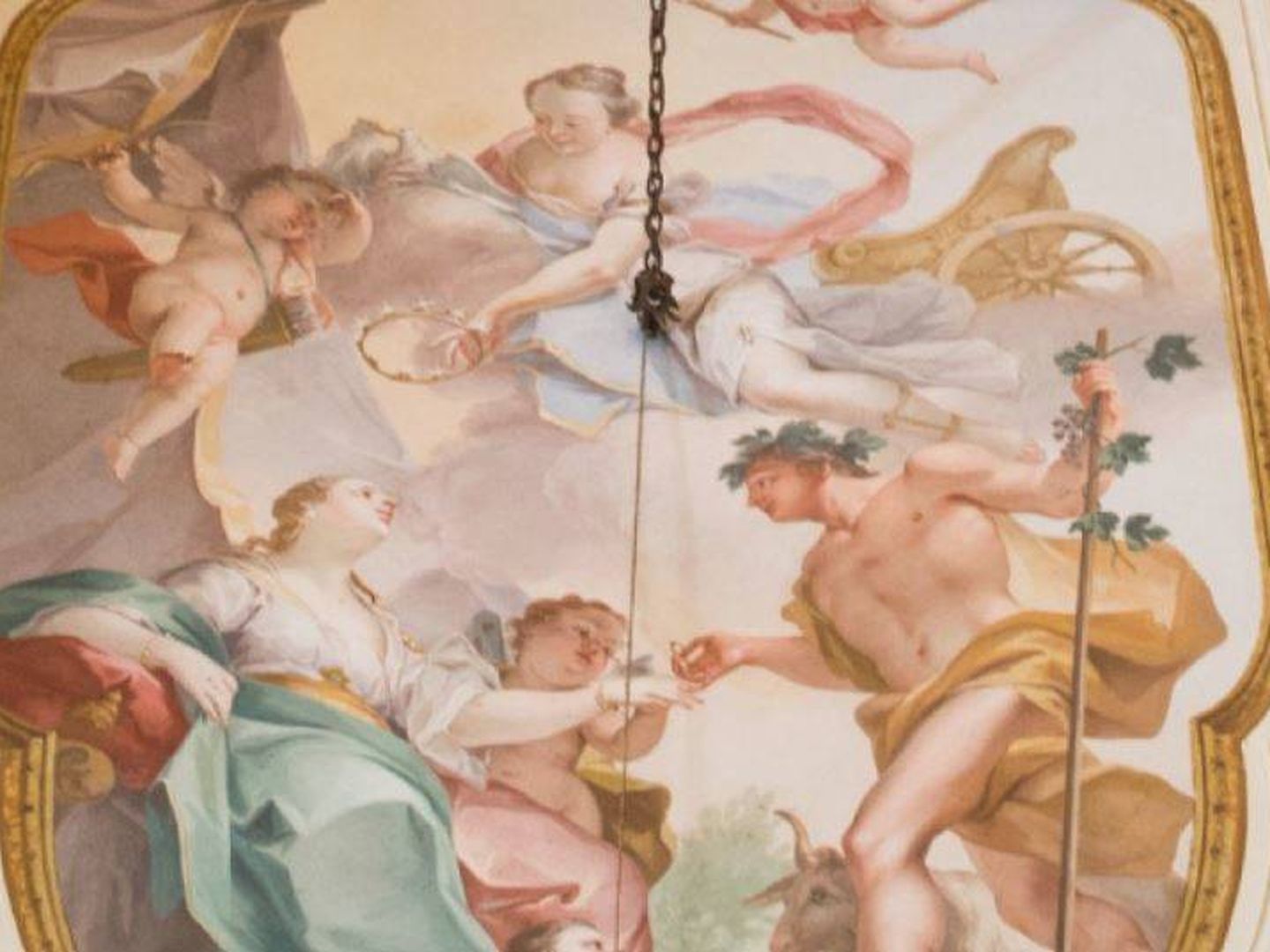 Detalle del techo pintado por un discípulo de Rafael en el siglo XVI.