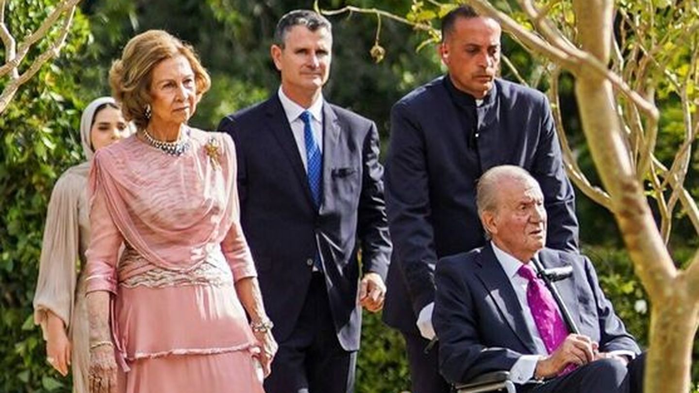 Juan Carlos I en silla de ruedas