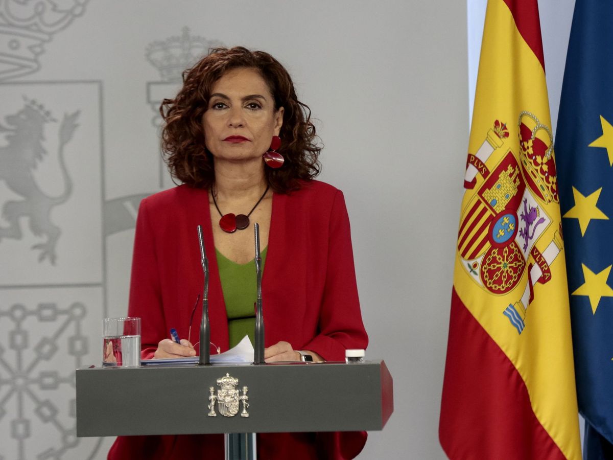 Foto: La ministra de Hacienda, María Jesús Montero, en rueda de prensa este viernes. (EFE)