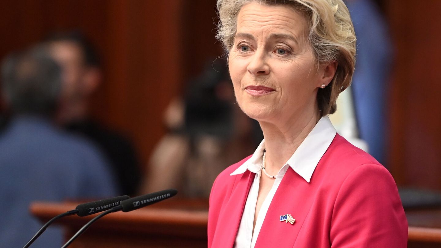 La presidenta de la Comisión Europea, Ursula von der Leyen. (EFE/Georgi Licovski) 