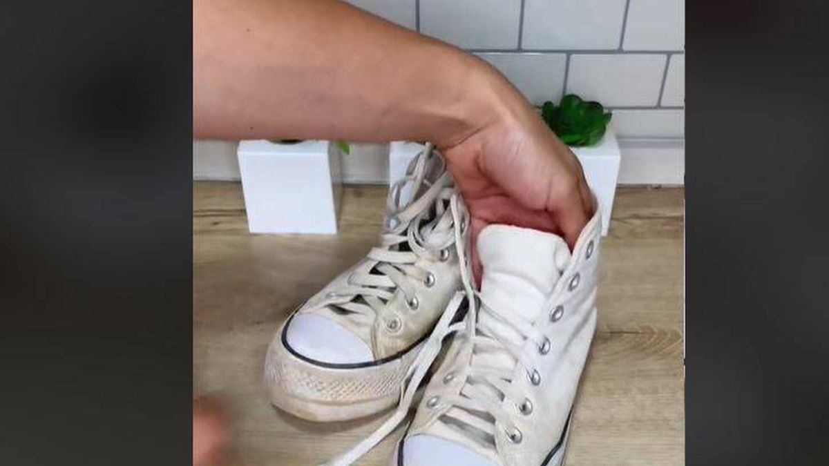 El mejor truco casero para eliminar las manchas de suciedad en las zapatillas blancas
