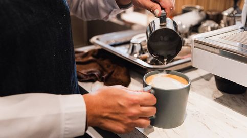 El truco viral para identificar un café descafeinado: te lo dirá la cuchara
