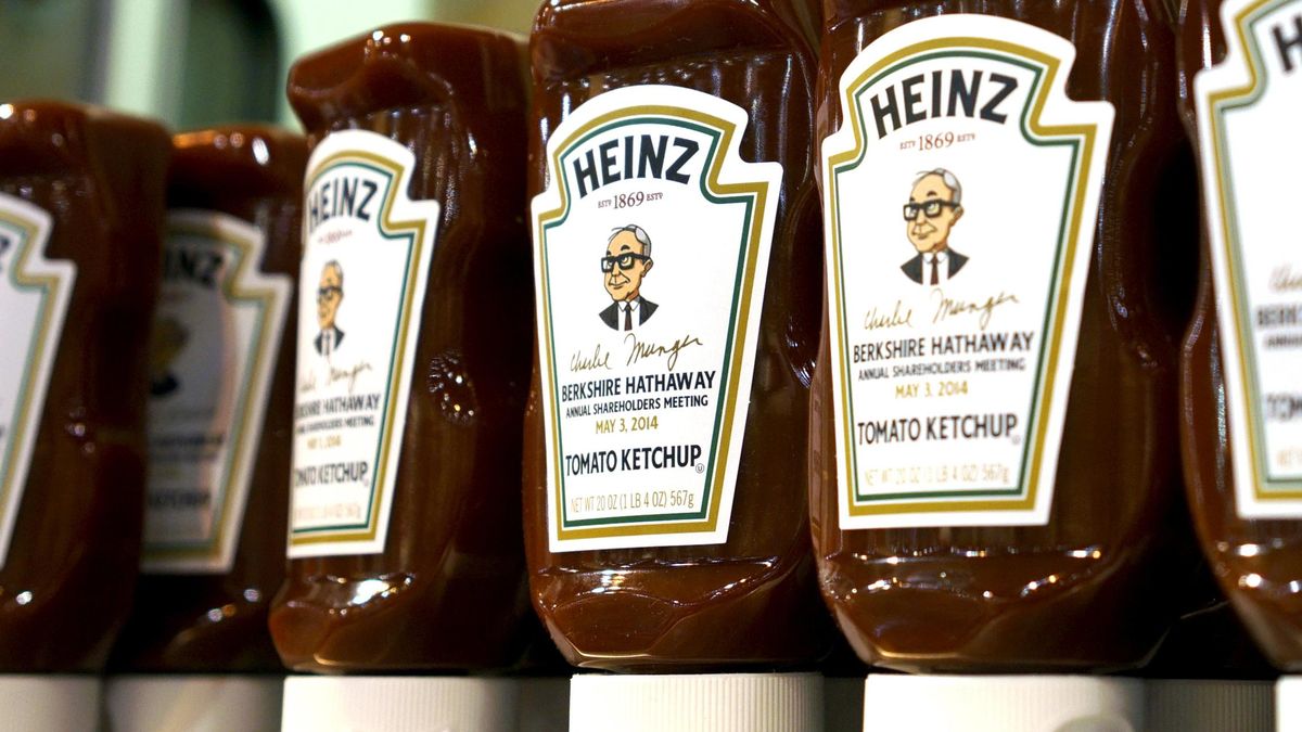 Buffett enmascara el mal sabor de las cuentas de Berkshire con 'ketchup'