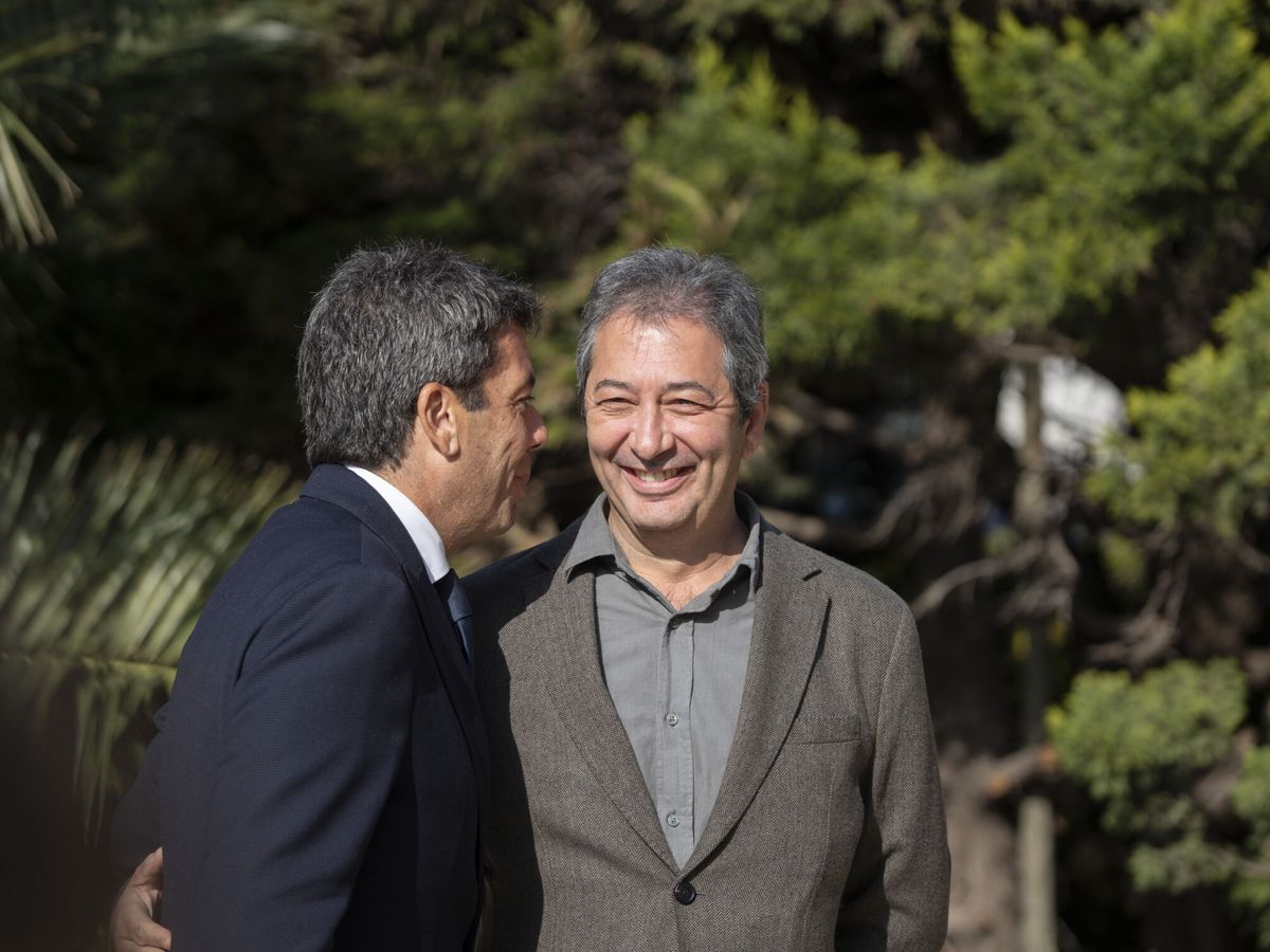 Foto: Carlos Mazón (PP), presidente de la Generalitat, y Vicente Barrera (Vox), vicepresidente. (Jorge Gil/Europa Press) 