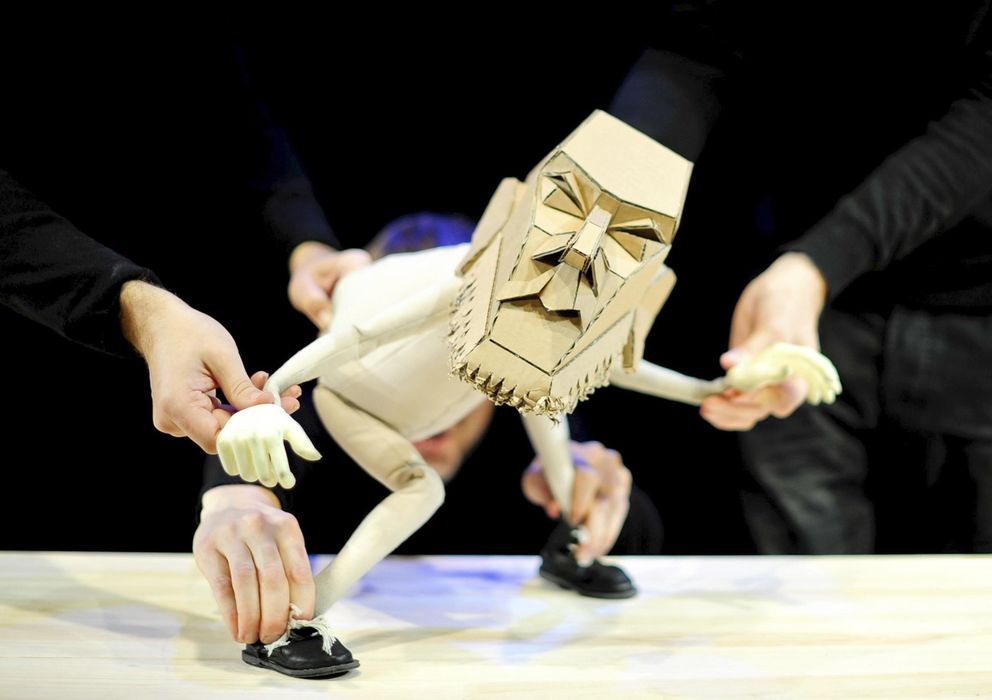 Foto: Una marioneta de de la función 'The Table', de la compañía Chicago Shakespeare Theater