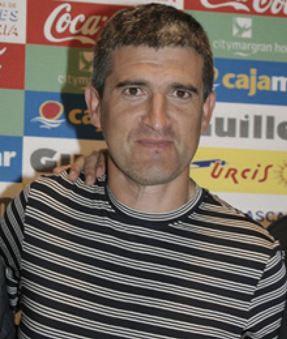 Foto: Roberto Olabe sustituye a José Luis Oltra como técnico de la UD Almería