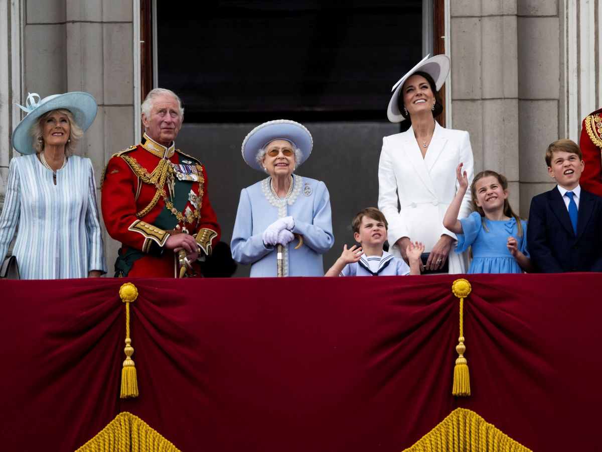 Foto: La familia real británica, durante el Trooping the Colour de 2022. (Reuters/Paul Grover)