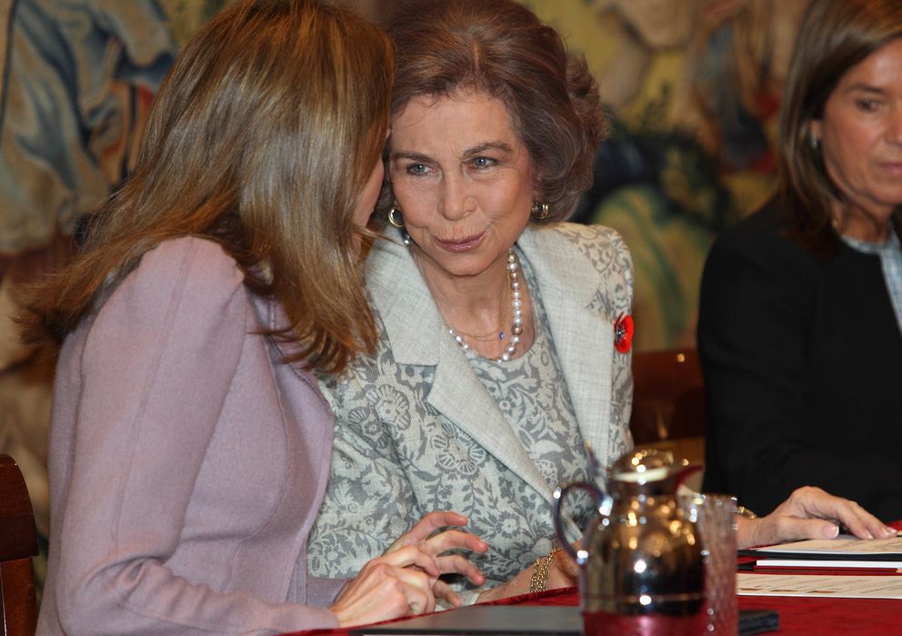 Foto: La Reina doña Sofía y la princesa de Asturias, durante el acto celebrado este martes en Zarzuela (I.C.)