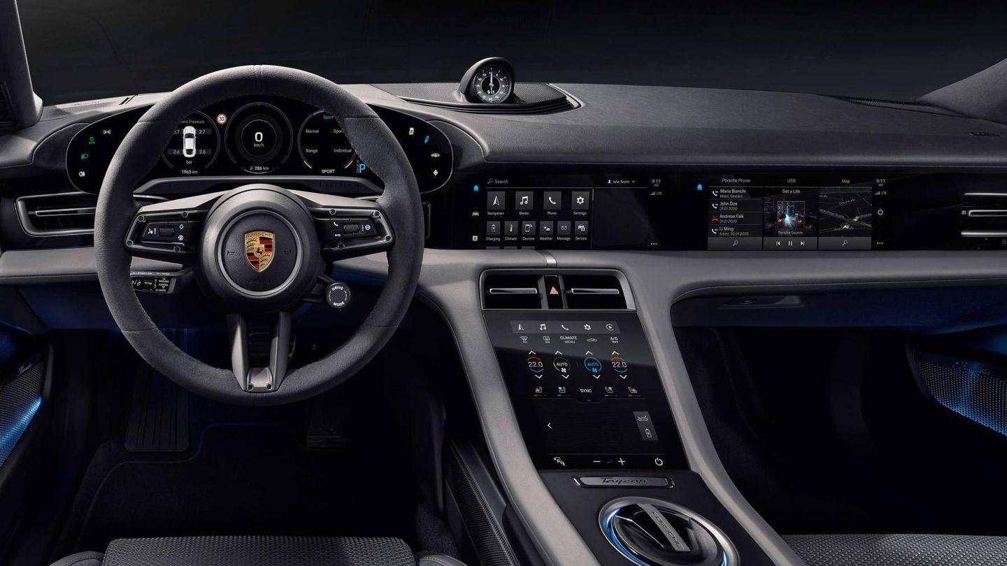 Muy moderno, elegante y con muchas pantallas. Así es el interior del nuevo Porsche Taycan. 