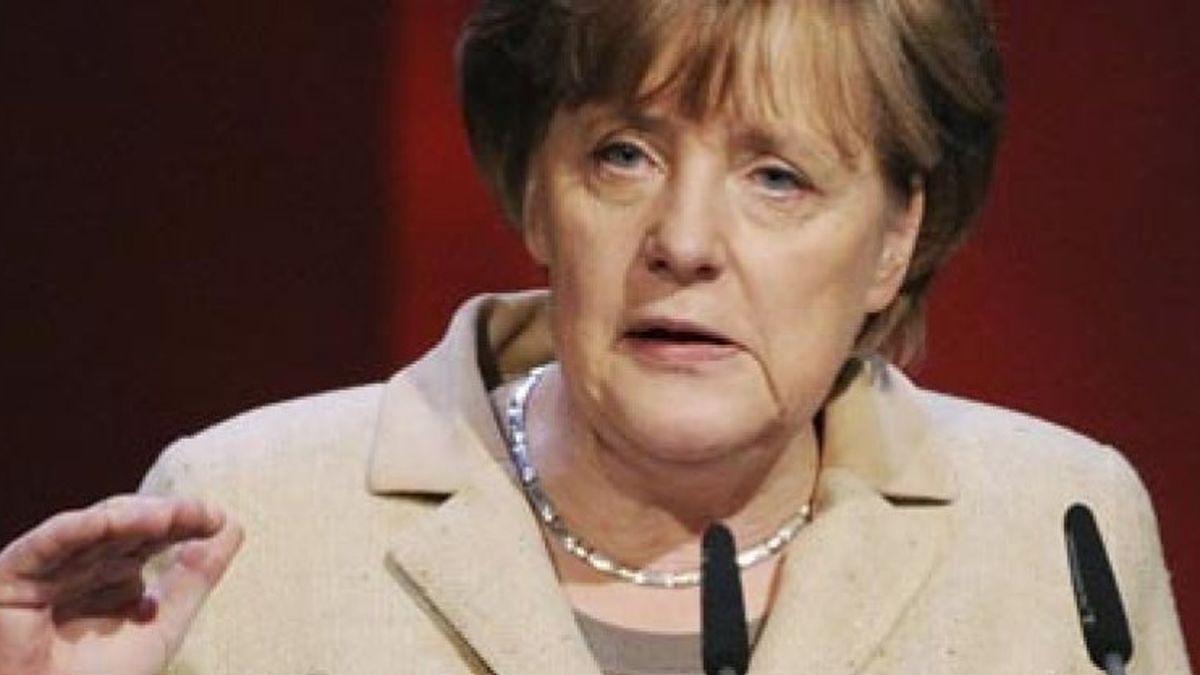 Merkel valora que el acuerdo sobre Grecia es "importante para la estabilización del euro"