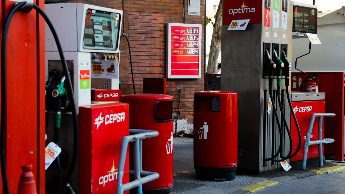 Cepsa y BP avisan a sus gasolineras del fin del descuento al carburante con una oferta inferior