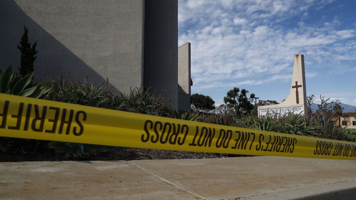 Al menos seis muertos, incluidos una madre adolescente y su bebé, en un tiroteo en California