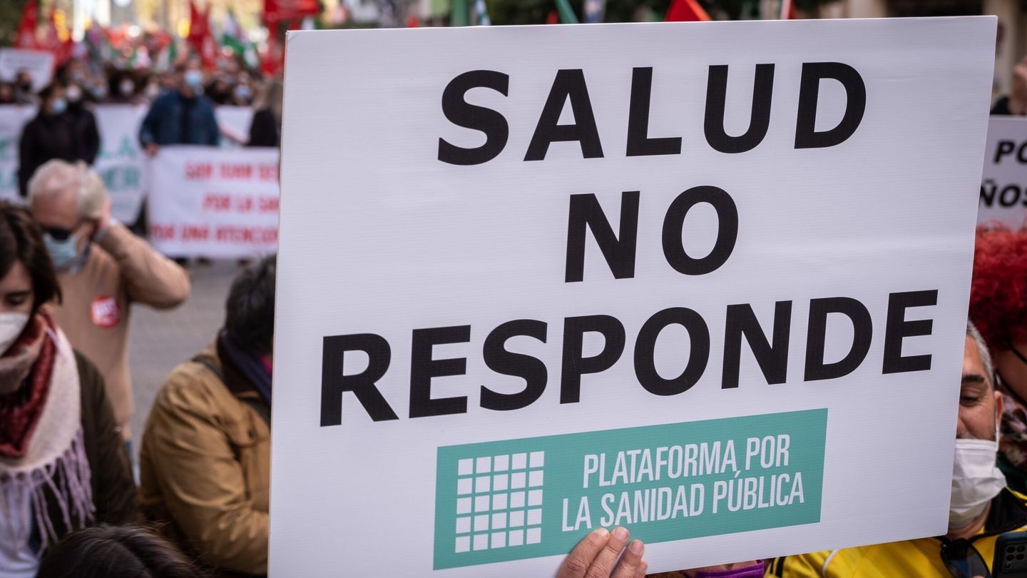 Protesta en defensa de la Sanidad Pública andaluza. (EFE/Julián Pérez)