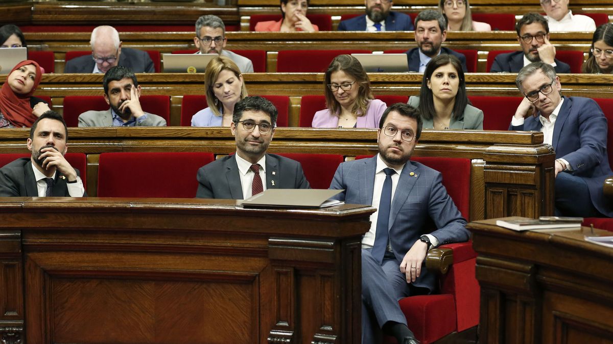El Parlament tramita la ley del catalán entre reproches de Vox, Ciudadanos, PP y CUP