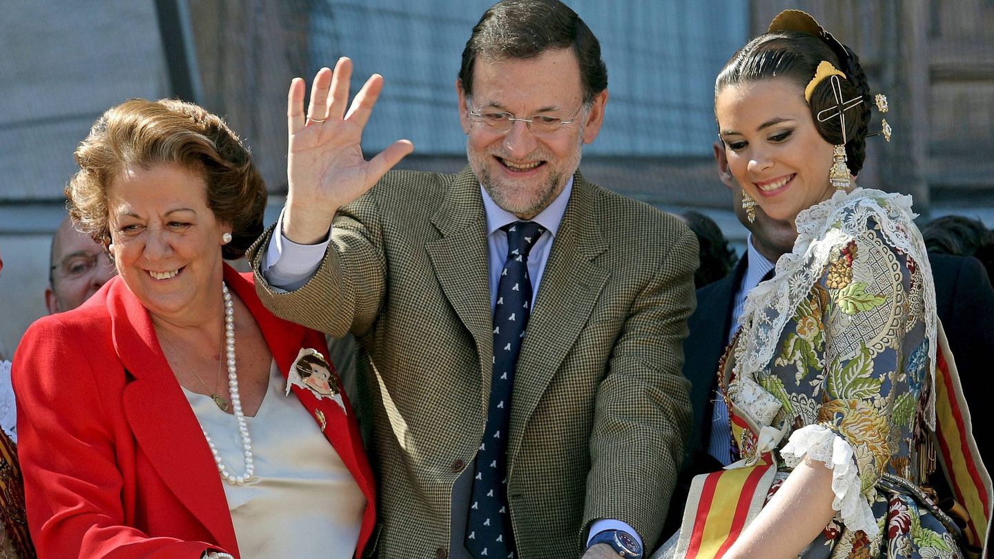 Barberá y Rajoy, en las Fallas de 2011. (EFE)