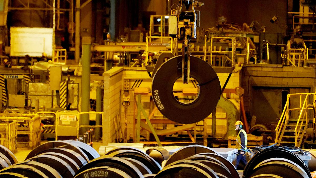 El acero se hace fuerte en el Ibex: Acerinox y ArcelorMittal lideran a los cíclicos en bolsa