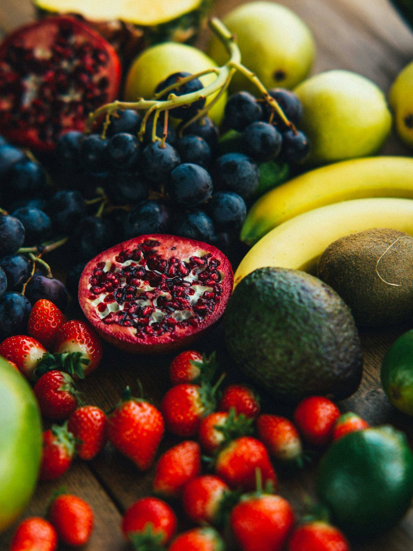 El plátano puede echar a perder los frutos rojos y las uvas. (Pexels/Viktoria Slowikowska)