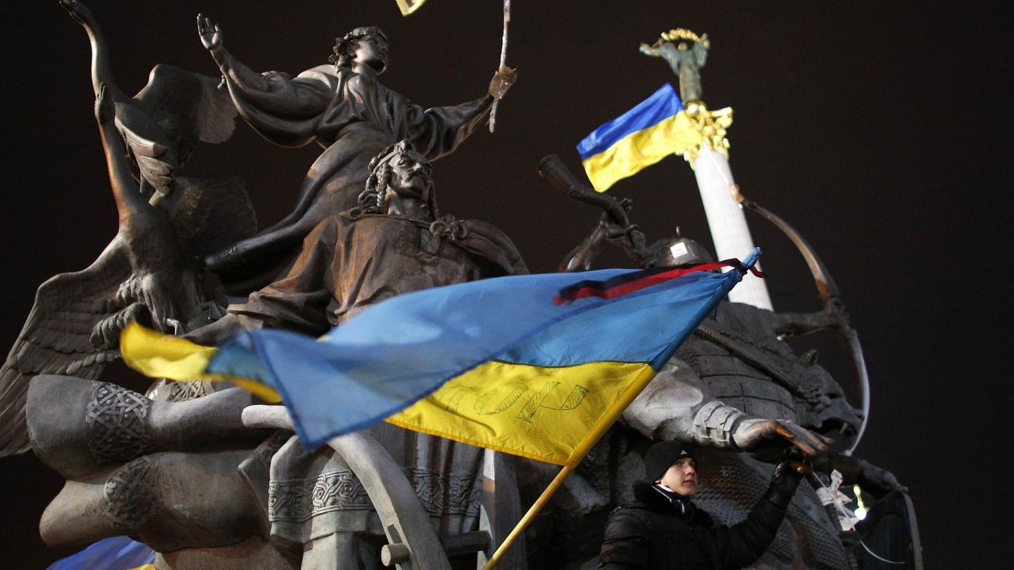Manifestantes en la Plaza de la Independencia de Kiev (Reuters).